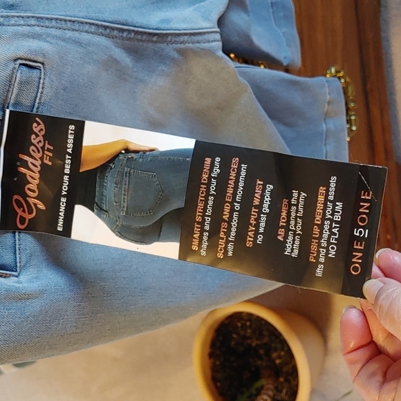 🌻NWT One 5 One Ladies Goddess Fit Bermuda Shorts - Picture 6 of 9